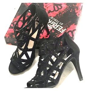 Women’s Black Heels NIB